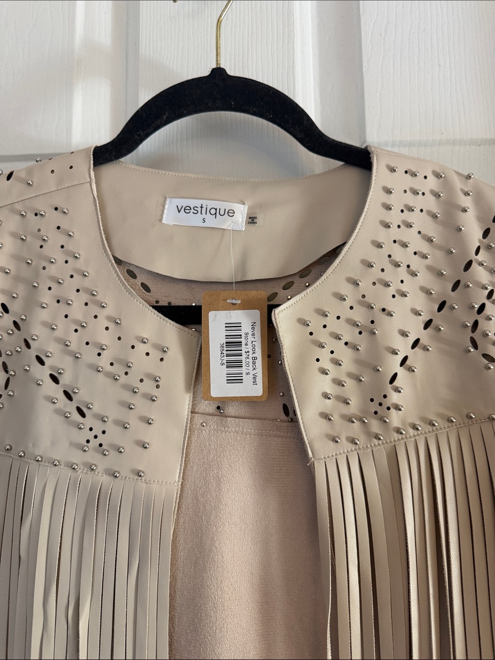NWT vestique Studded Fringe Open-Front faux leather Vest in Cream small - Picture 3 of 5